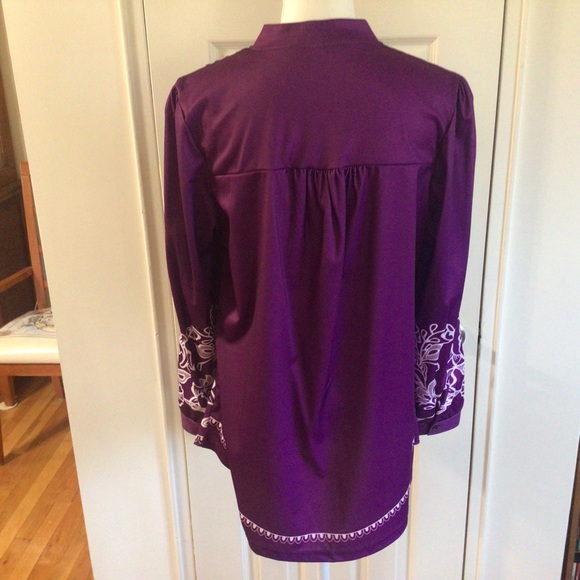 Zulily Large Purple Button Down Tunic with White Flower Trim - Picture 5 of 9